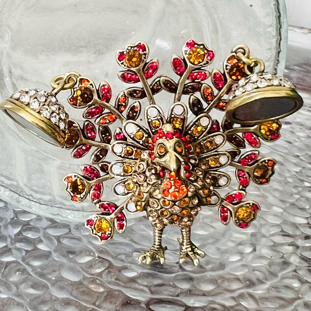Heidi Daus 🆕 “Tom Turkey” crystals necklace magnetic enhancer (only)